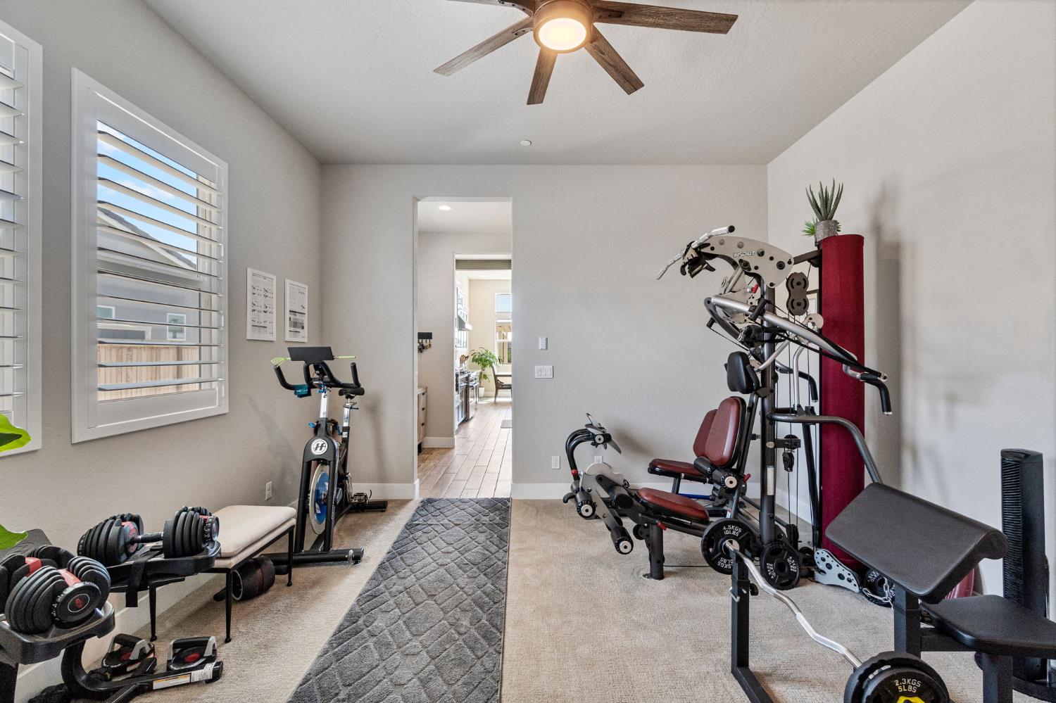 974 Ridgeline Rd W, Madera, CA 93636