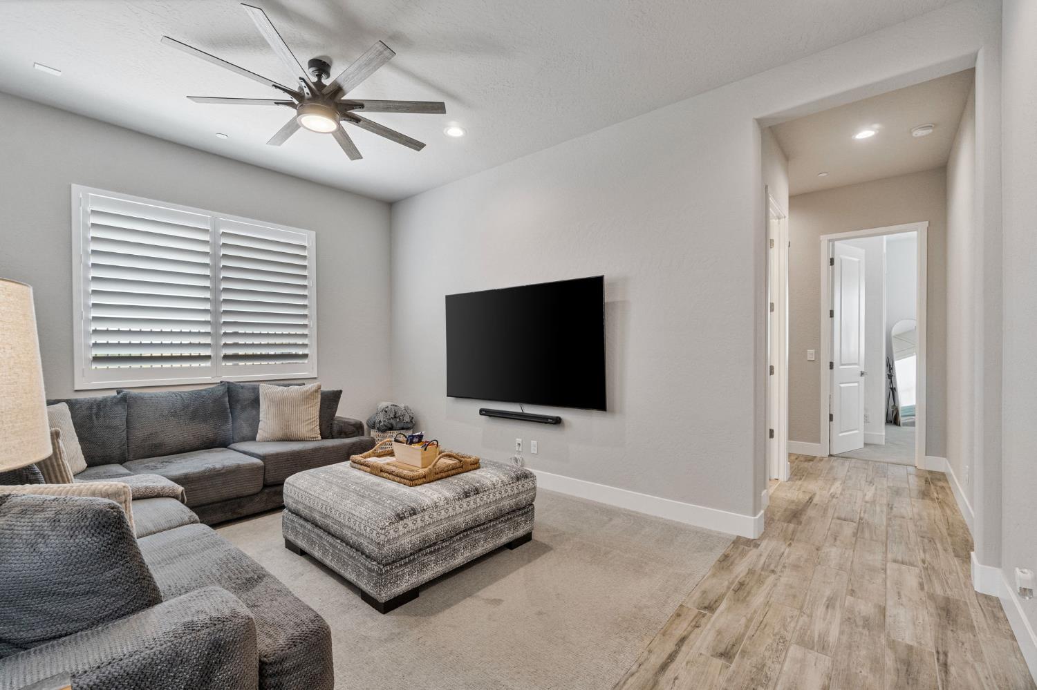 974 Ridgeline Rd W, Madera, CA 93636