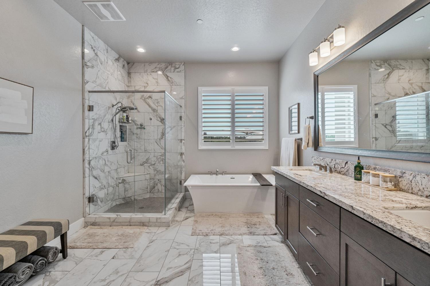 974 Ridgeline Rd W, Madera, CA 93636