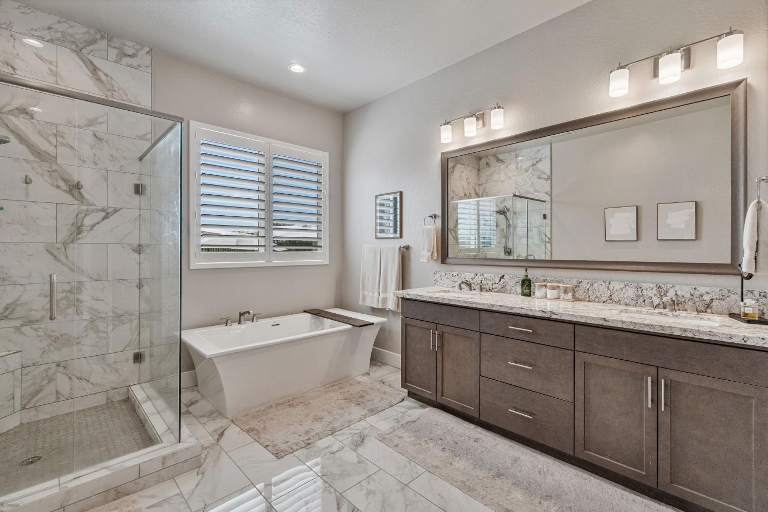 974 Ridgeline Rd W, Madera, CA 93636