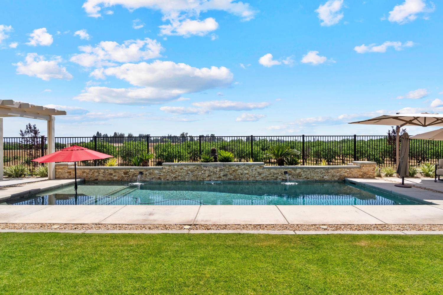 974 Ridgeline Rd W, Madera, CA 93636