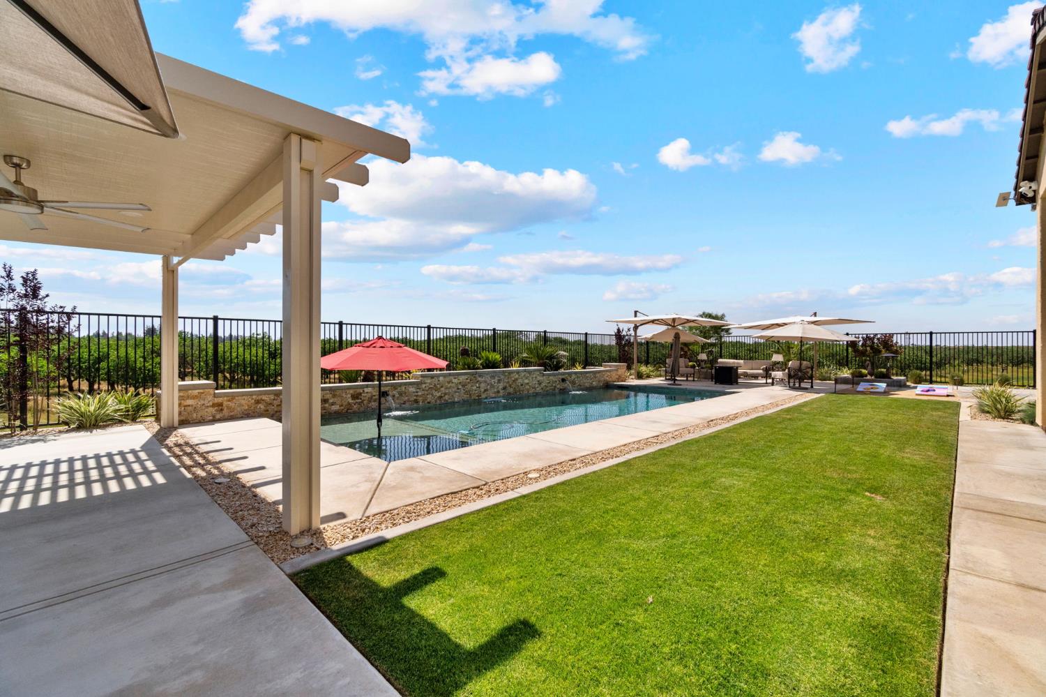 974 Ridgeline Rd W, Madera, CA 93636