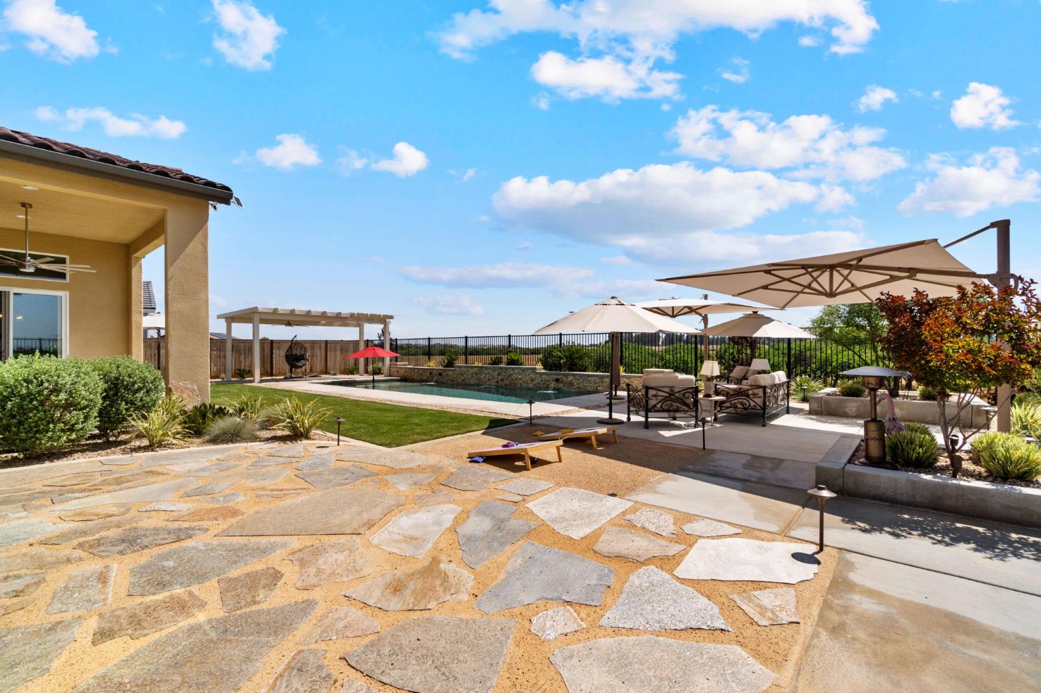 974 Ridgeline Rd W, Madera, CA 93636