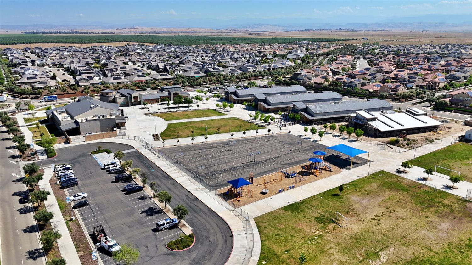 974 Ridgeline Rd W, Madera, CA 93636