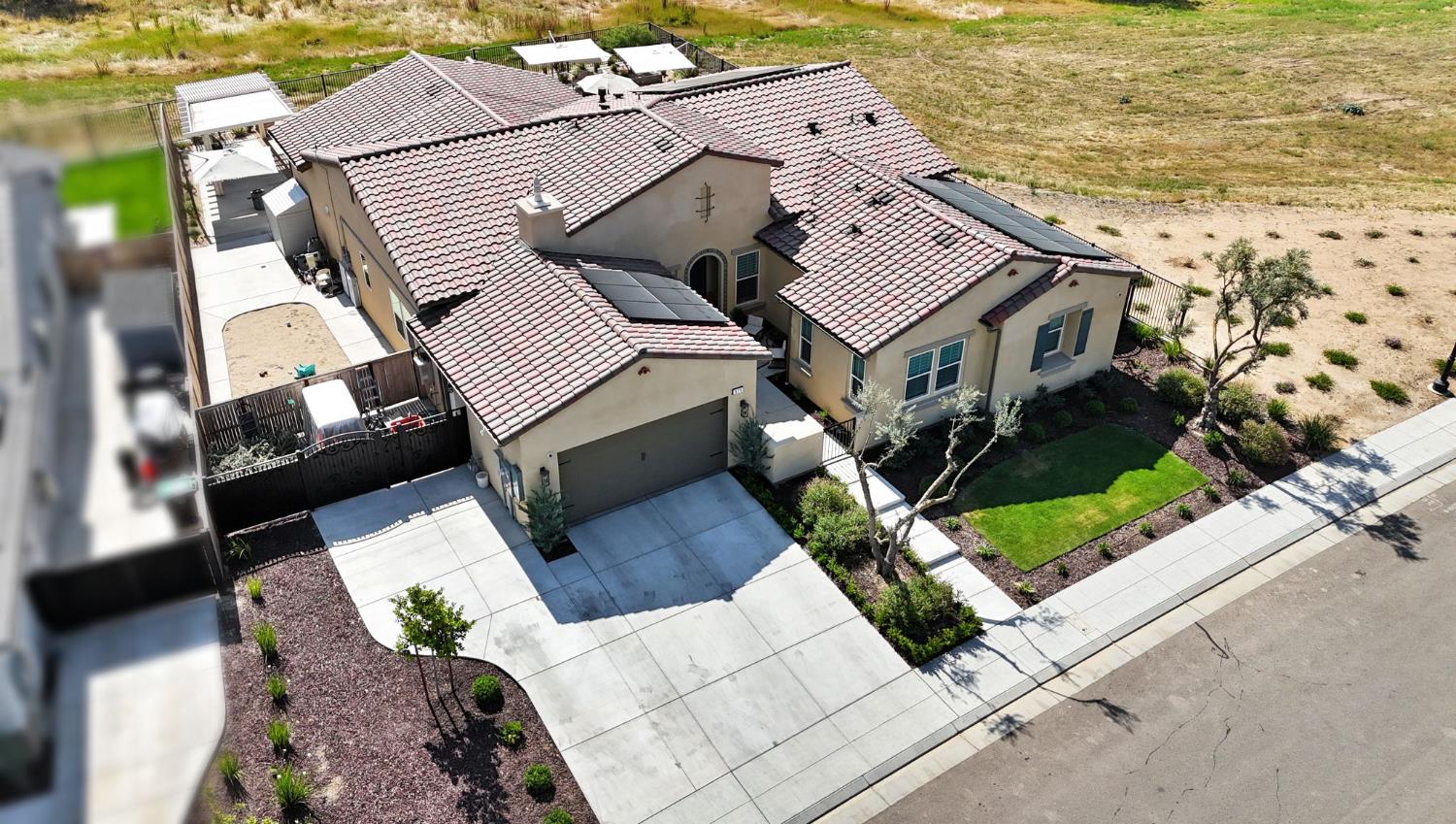 974 Ridgeline Rd W, Madera, CA 93636