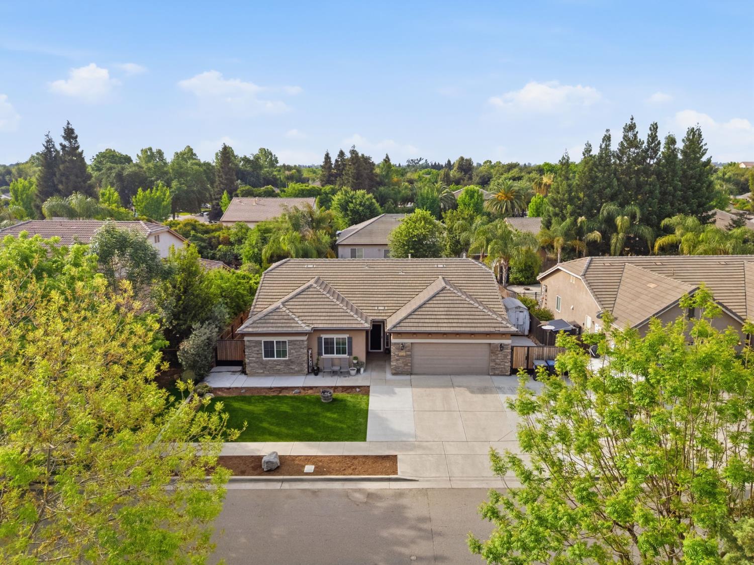 3125 W Tyler Ave, Visalia, CA 93291