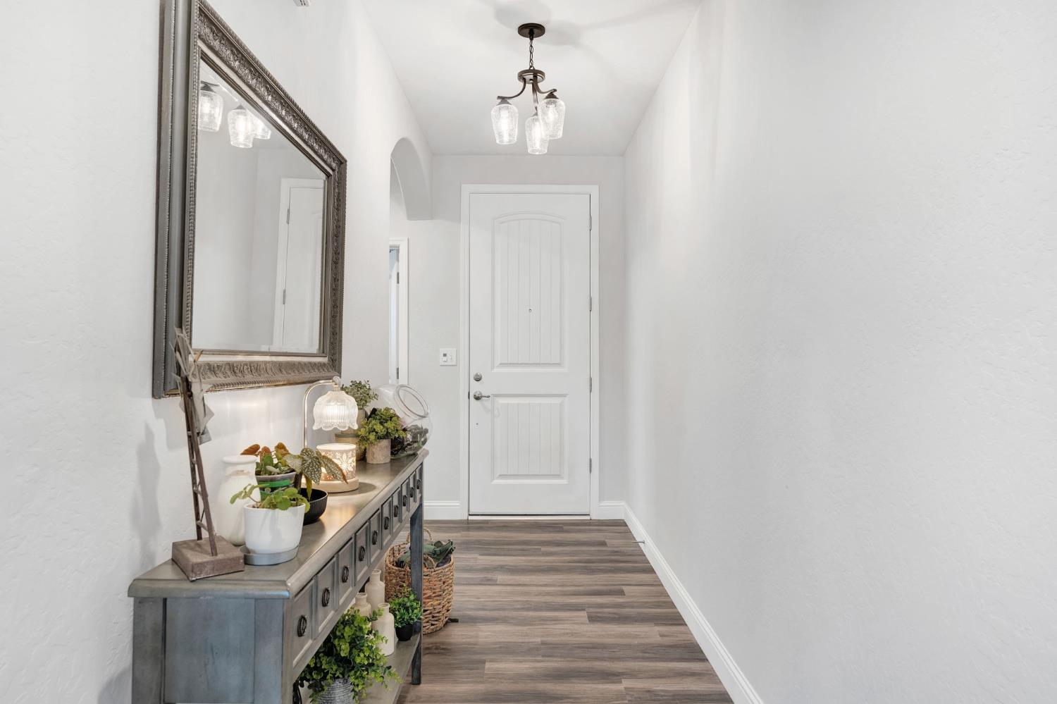 1109 Wasatch Dr, Madera, CA 93638