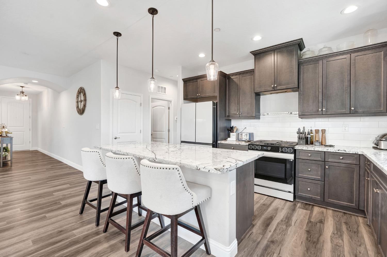 1109 Wasatch Dr, Madera, CA 93638