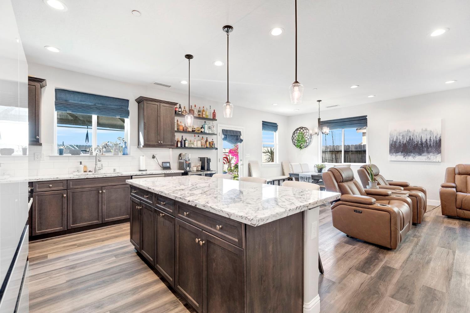 1109 Wasatch Dr, Madera, CA 93638