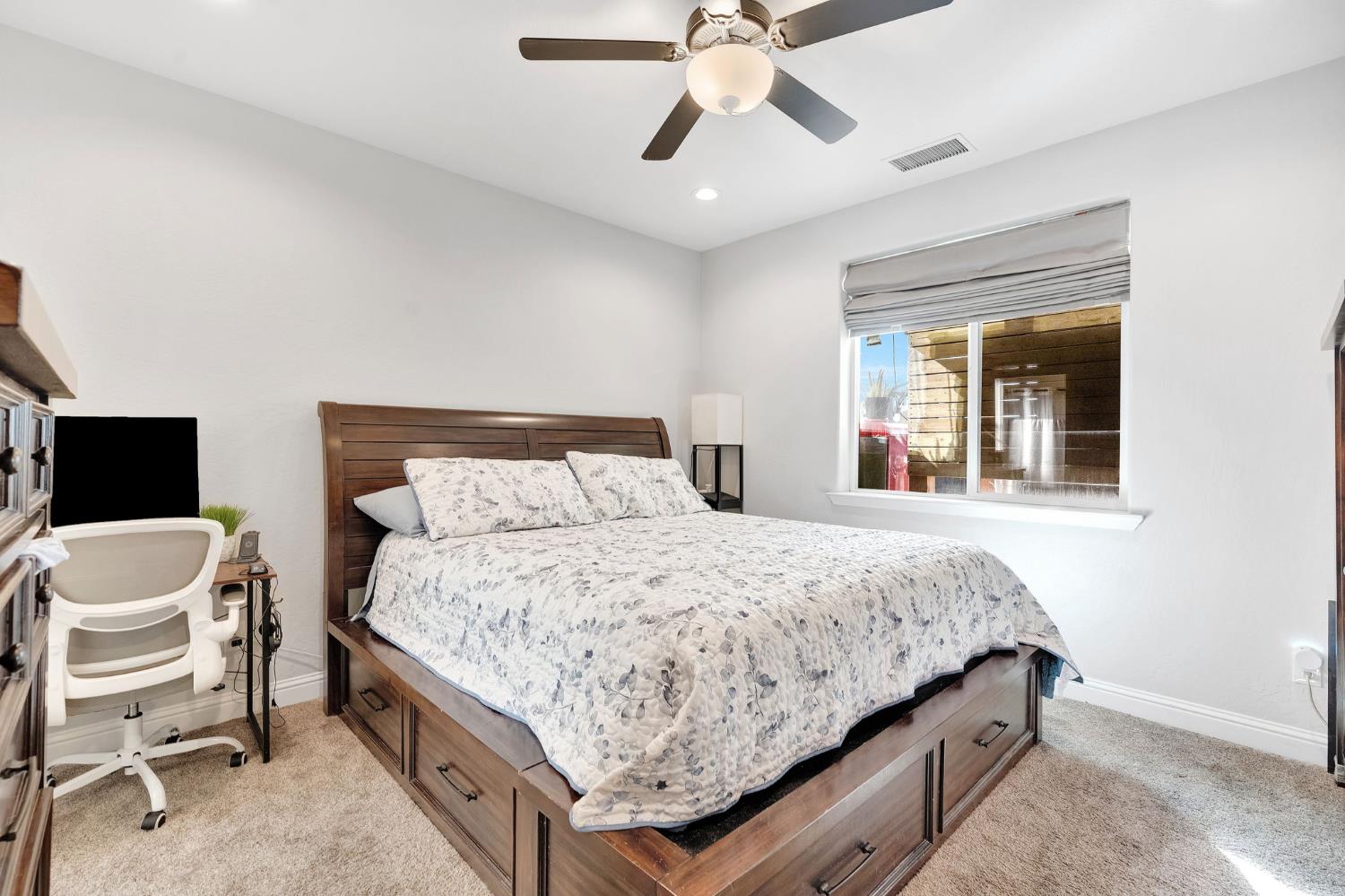 1109 Wasatch Dr, Madera, CA 93638