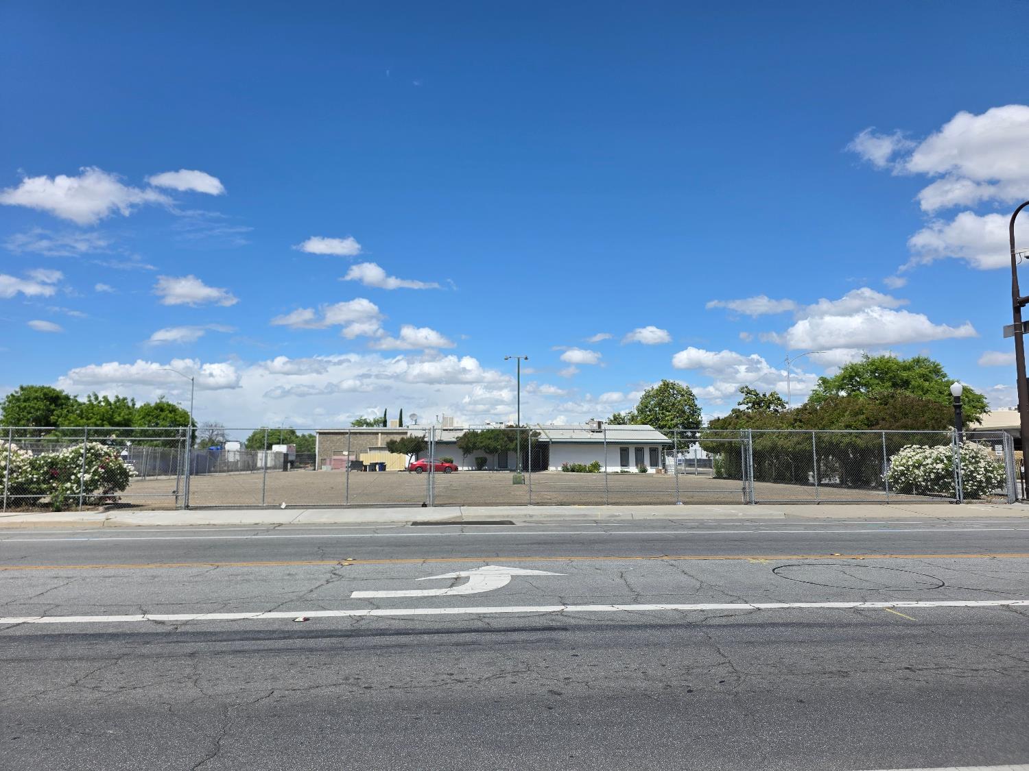 1445 Tuolumne St, Fresno, CA 93706