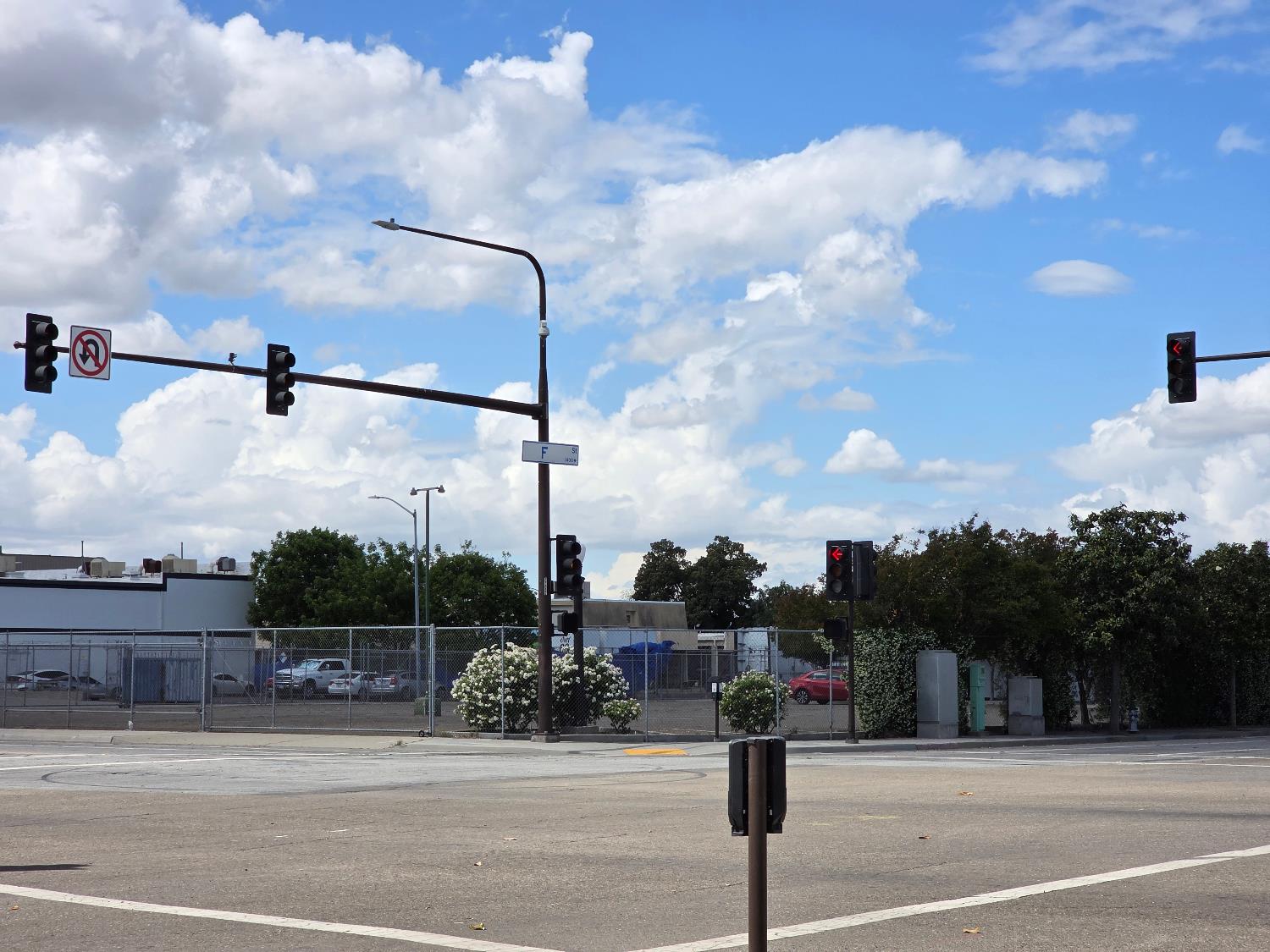 1445 Tuolumne St, Fresno, CA 93706