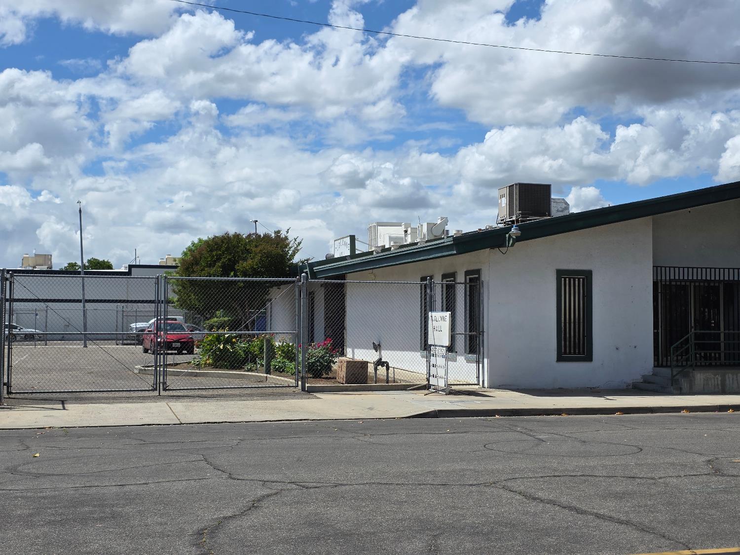 1445 Tuolumne St, Fresno, CA 93706