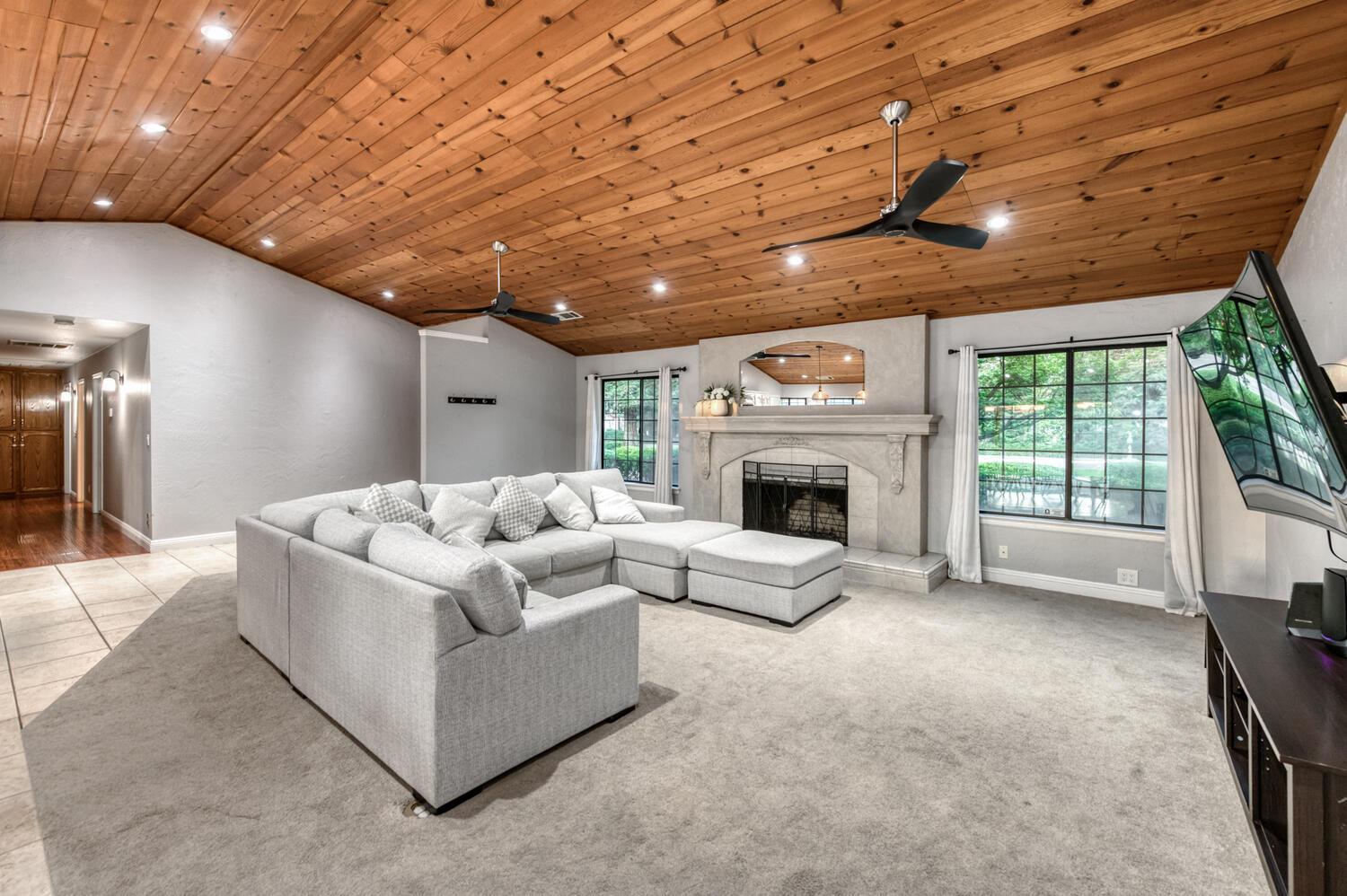 10684 Mountain View Dr, Madera, CA 93636