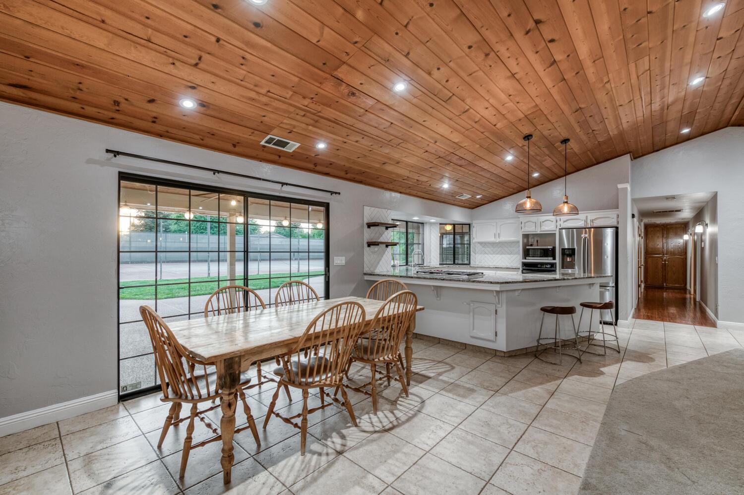 10684 Mountain View Dr, Madera, CA 93636