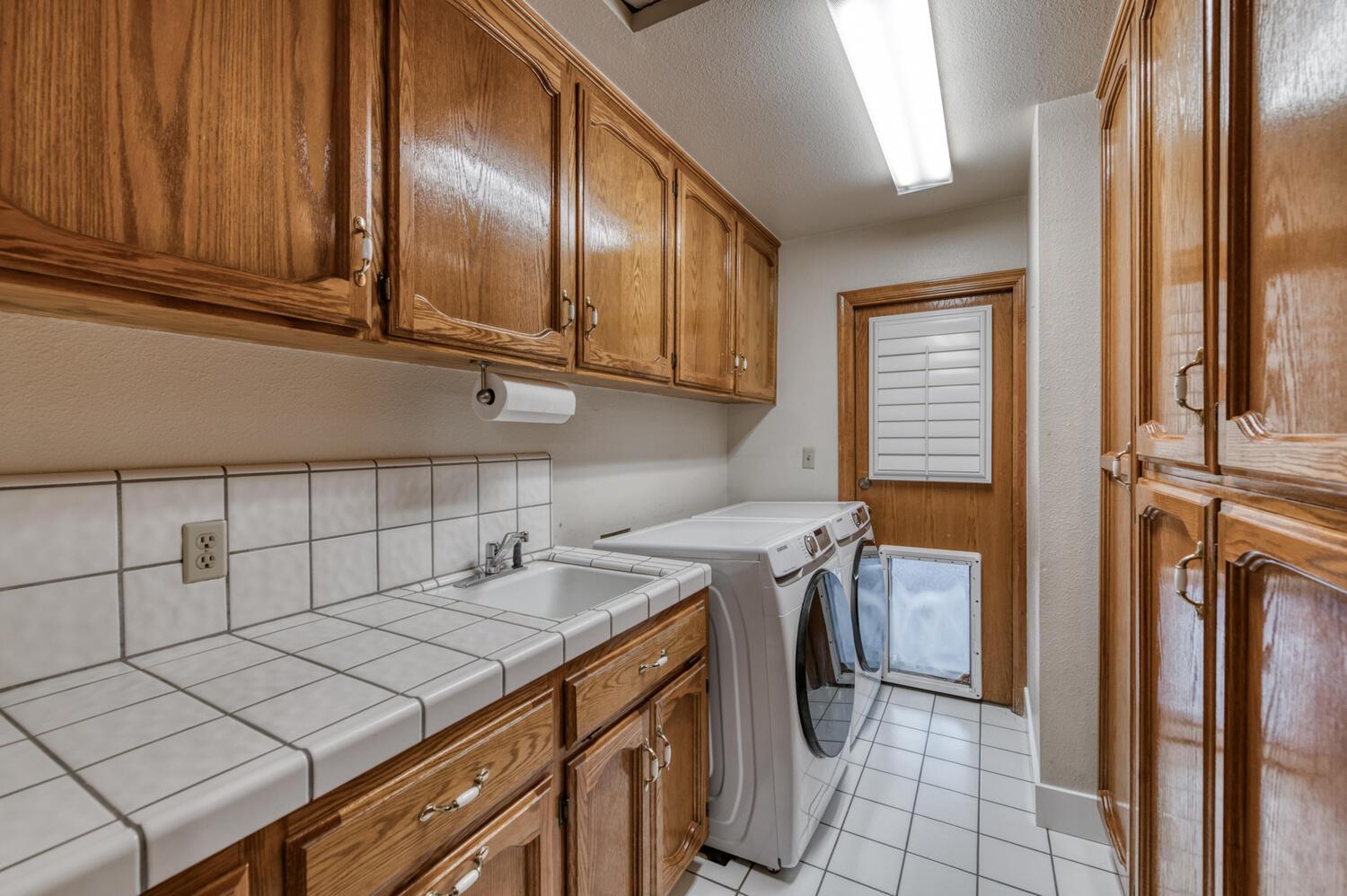 10684 Mountain View Dr, Madera, CA 93636