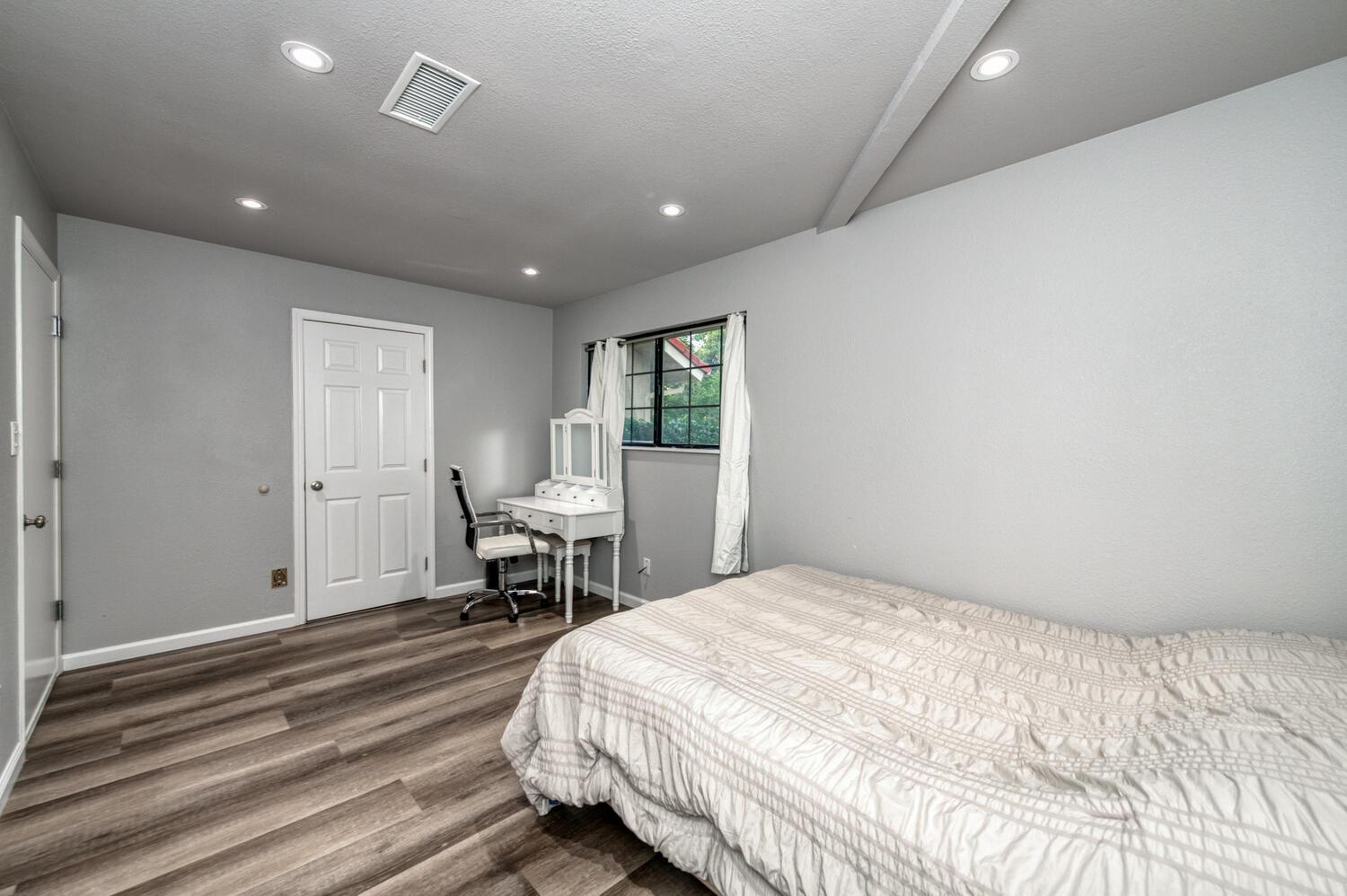 10684 Mountain View Dr, Madera, CA 93636