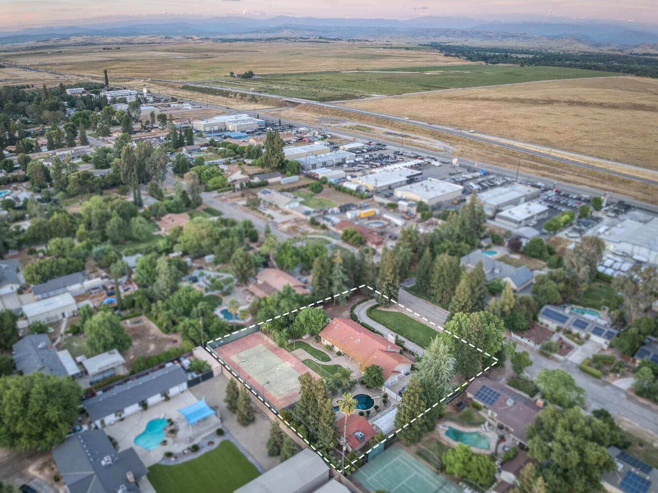 10684 Mountain View Dr, Madera, CA 93636