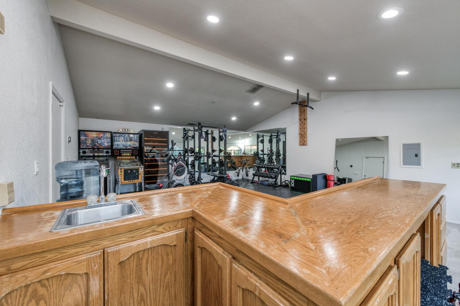 10684 Mountain View Dr, Madera, CA 93636