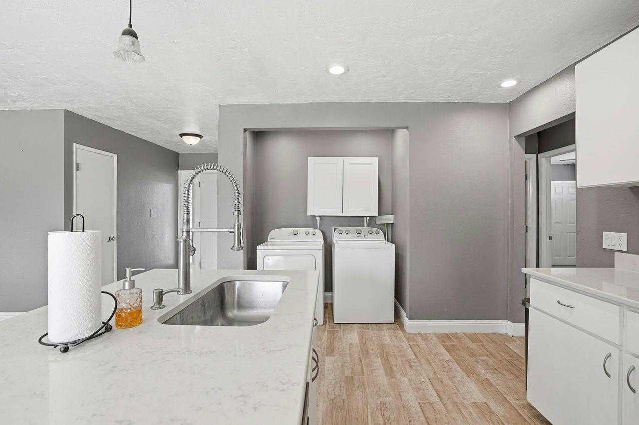 110 W Hazelwood Dr, Lemoore, CA 93245