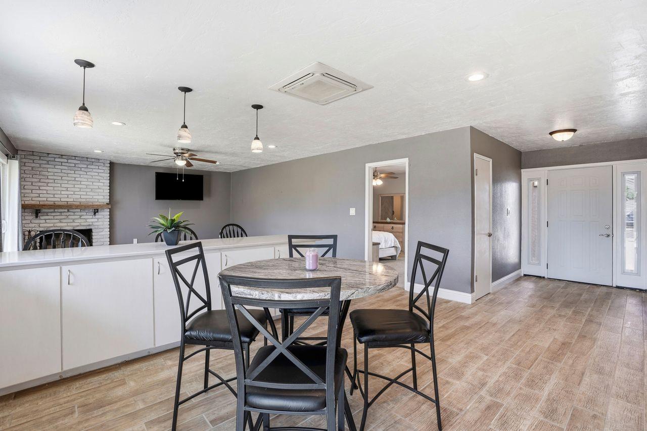 110 W Hazelwood Dr, Lemoore, CA 93245