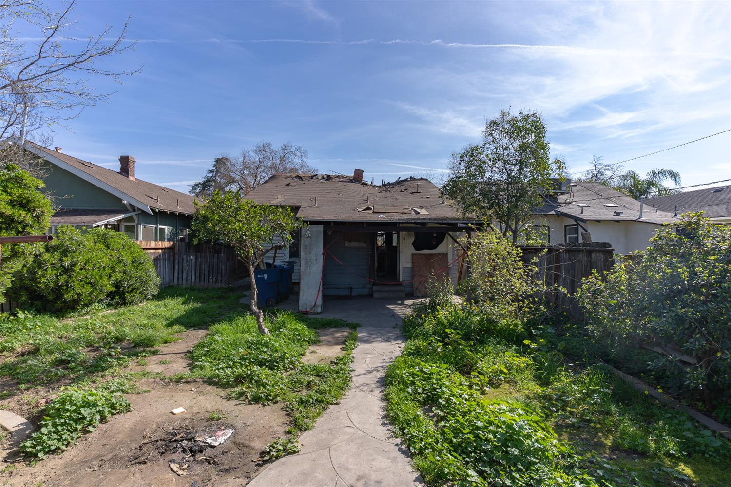 1039 N Roosevelt Ave, Fresno, CA 93728