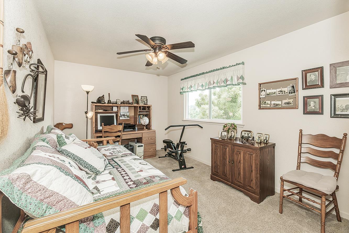 26876 Tollhouse Rd, Tollhouse, CA 93667