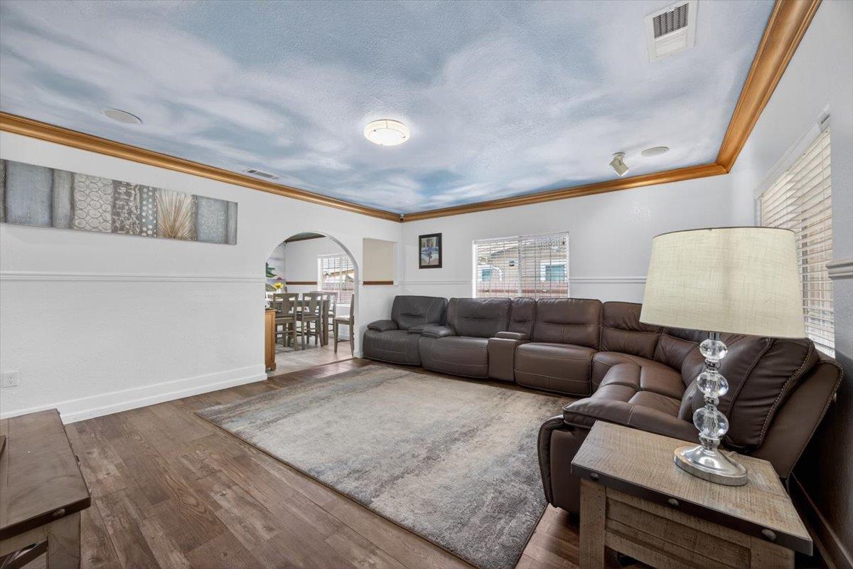 1264 N Calaveras St, Fresno, CA 93728