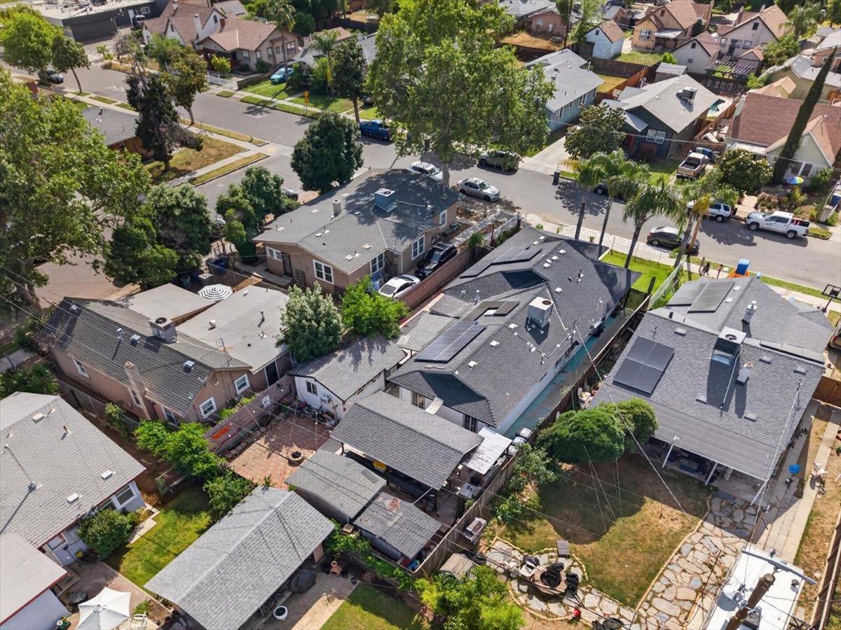 1264 N Calaveras St, Fresno, CA 93728