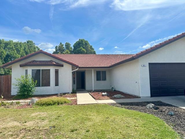 911 3rd St, Sanger, CA 93657