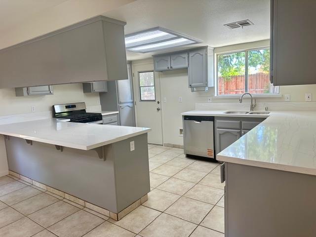 911 3rd St, Sanger, CA 93657