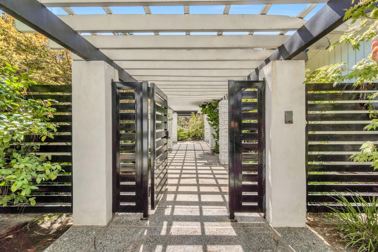 5976 E Butler Ave, Fresno, CA 93727