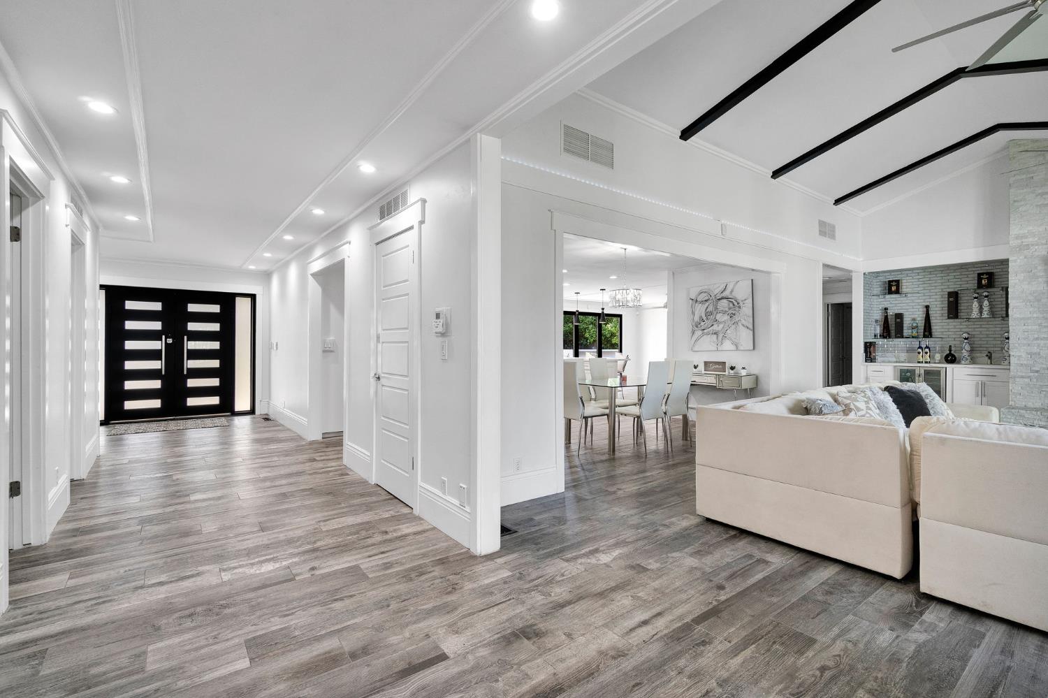 5976 E Butler Ave, Fresno, CA 93727