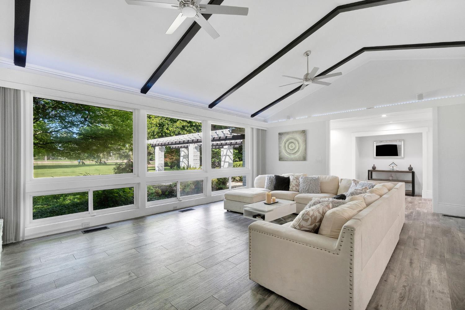 5976 E Butler Ave, Fresno, CA 93727