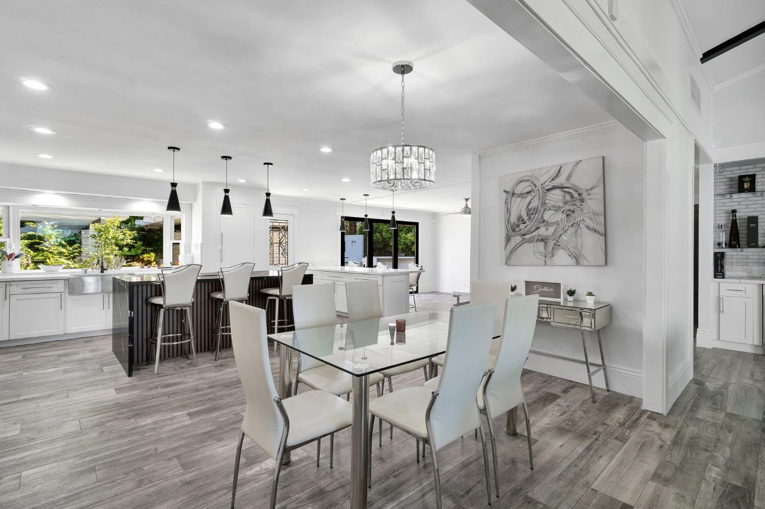 5976 E Butler Ave, Fresno, CA 93727