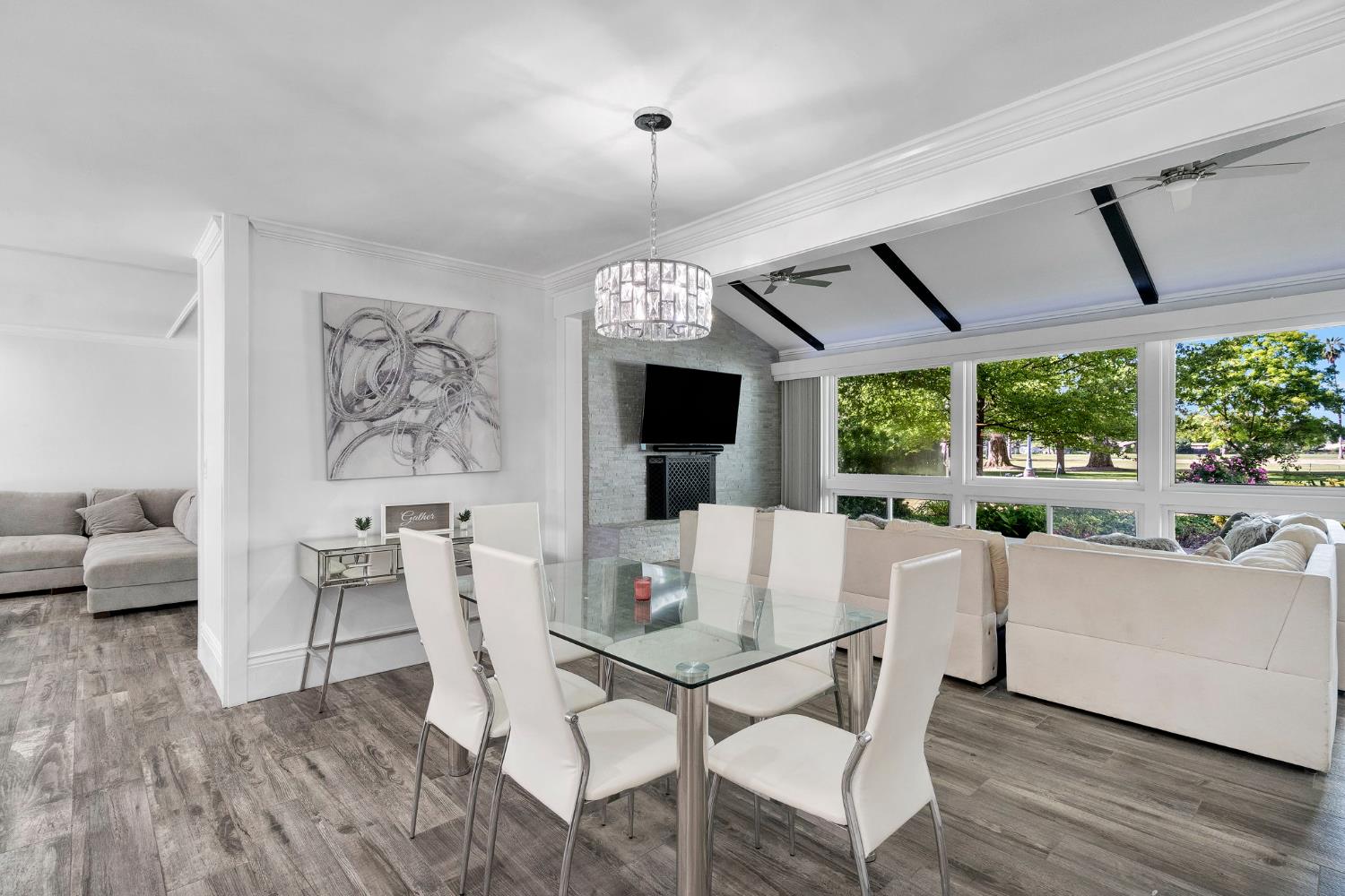 5976 E Butler Ave, Fresno, CA 93727