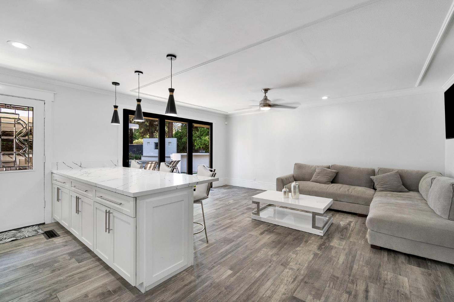 5976 E Butler Ave, Fresno, CA 93727