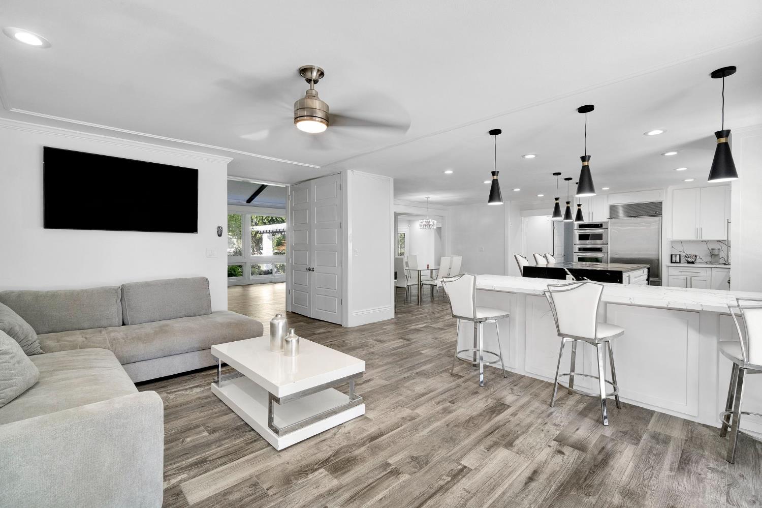 5976 E Butler Ave, Fresno, CA 93727