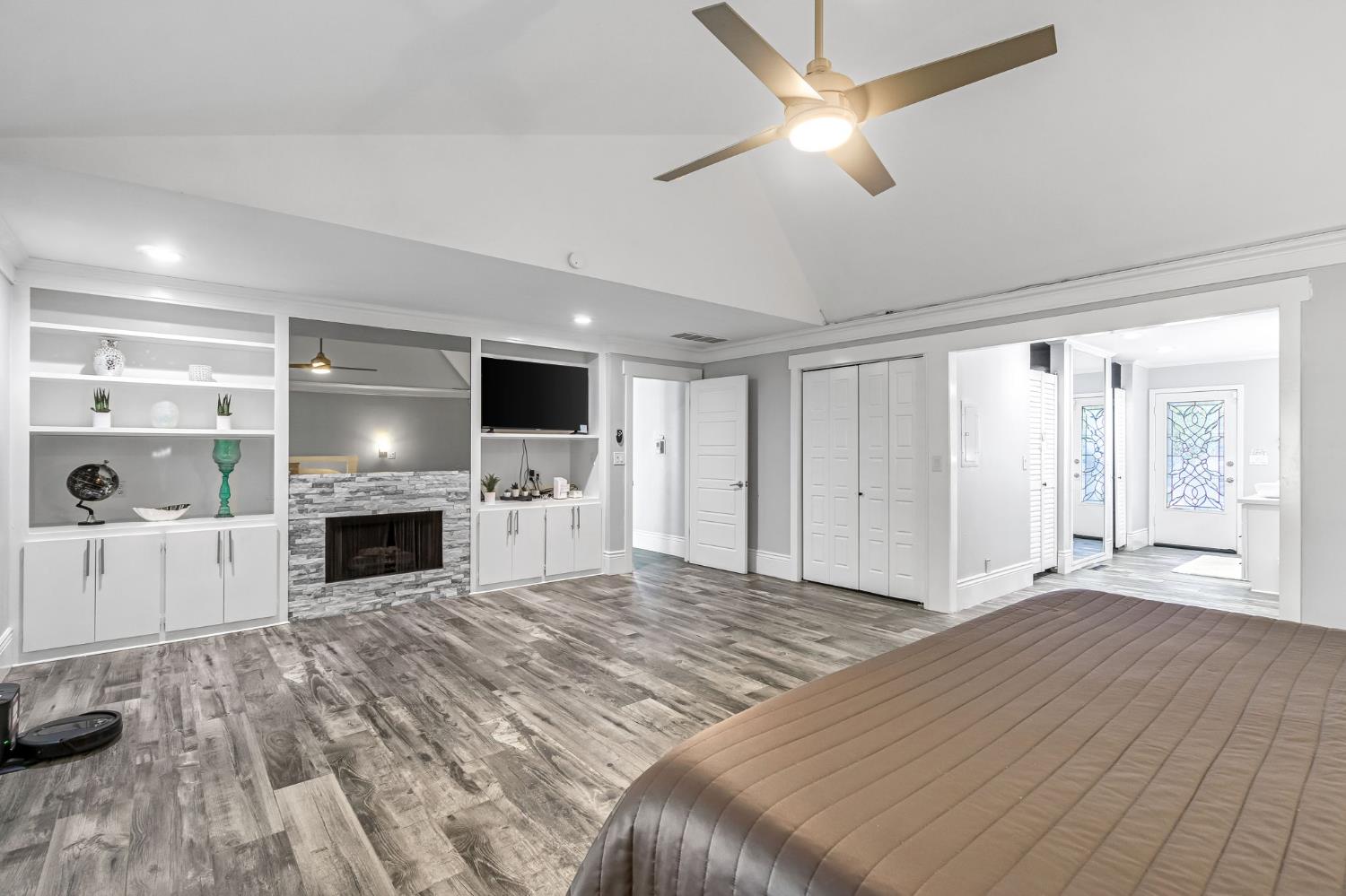 5976 E Butler Ave, Fresno, CA 93727