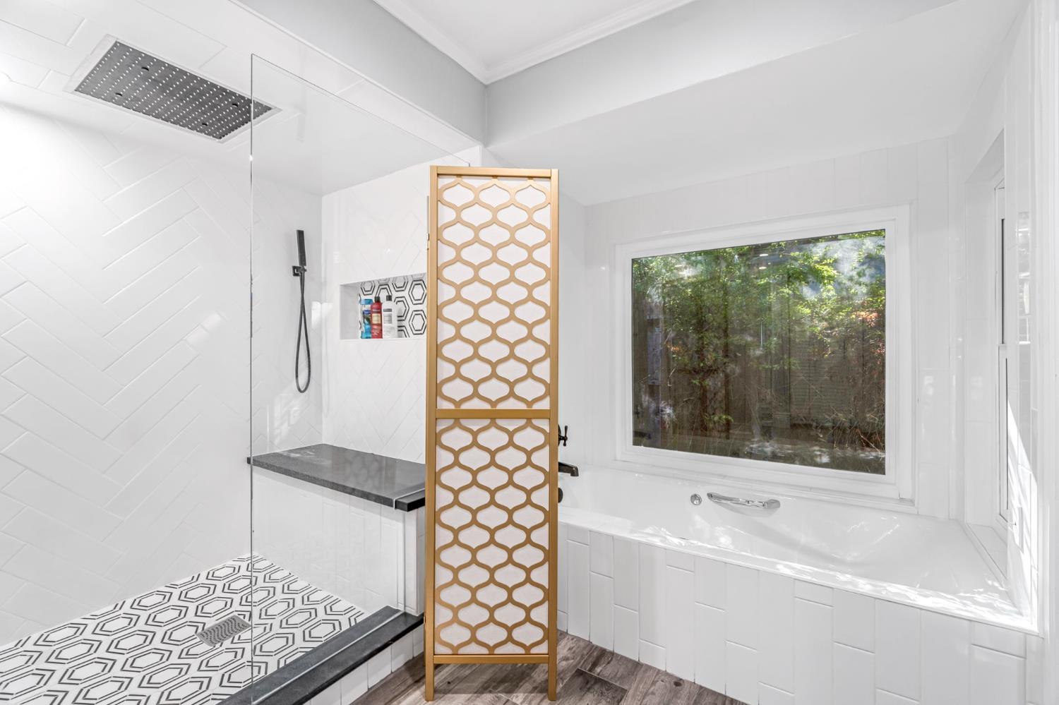 5976 E Butler Ave, Fresno, CA 93727