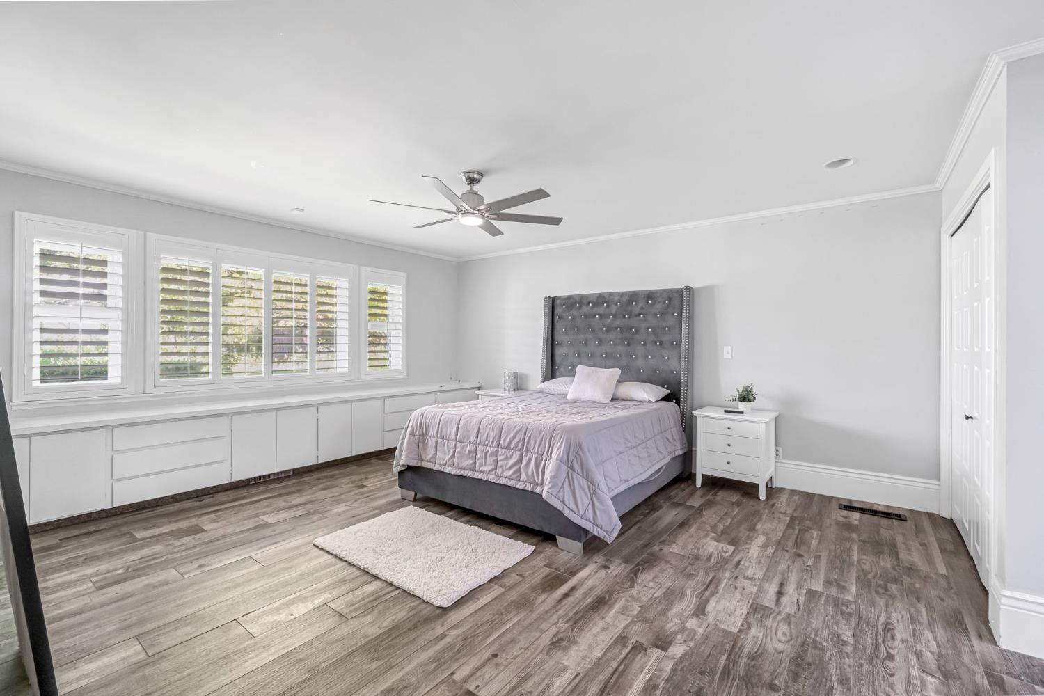 5976 E Butler Ave, Fresno, CA 93727