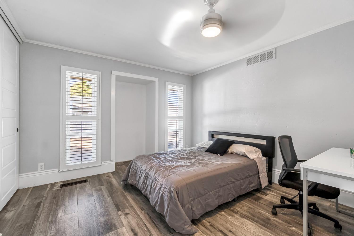 5976 E Butler Ave, Fresno, CA 93727