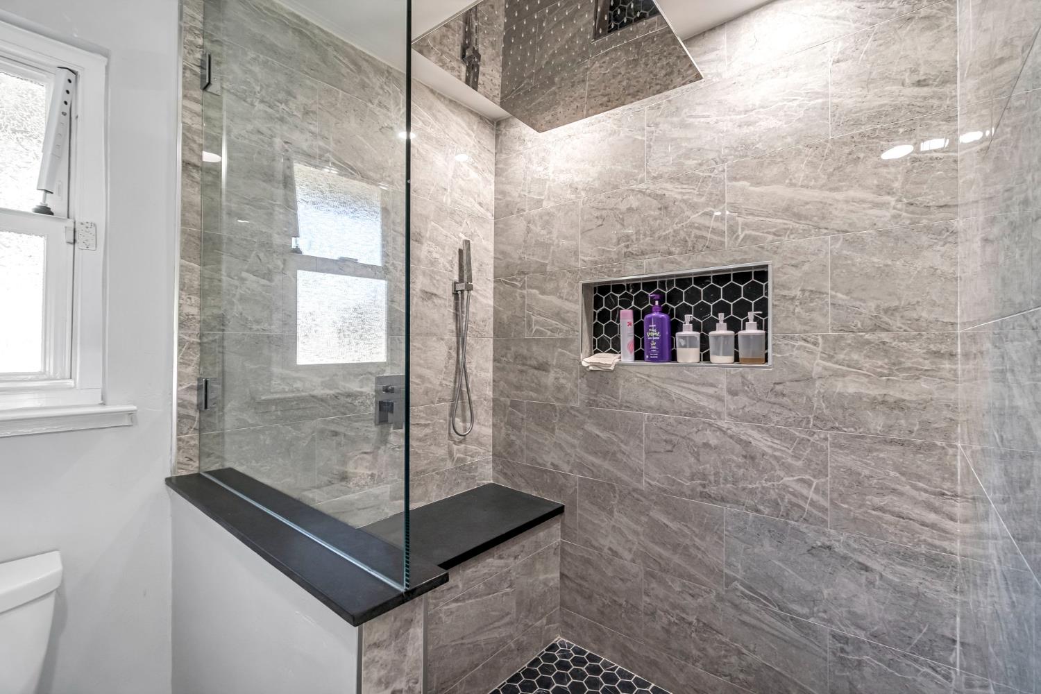 5976 E Butler Ave, Fresno, CA 93727