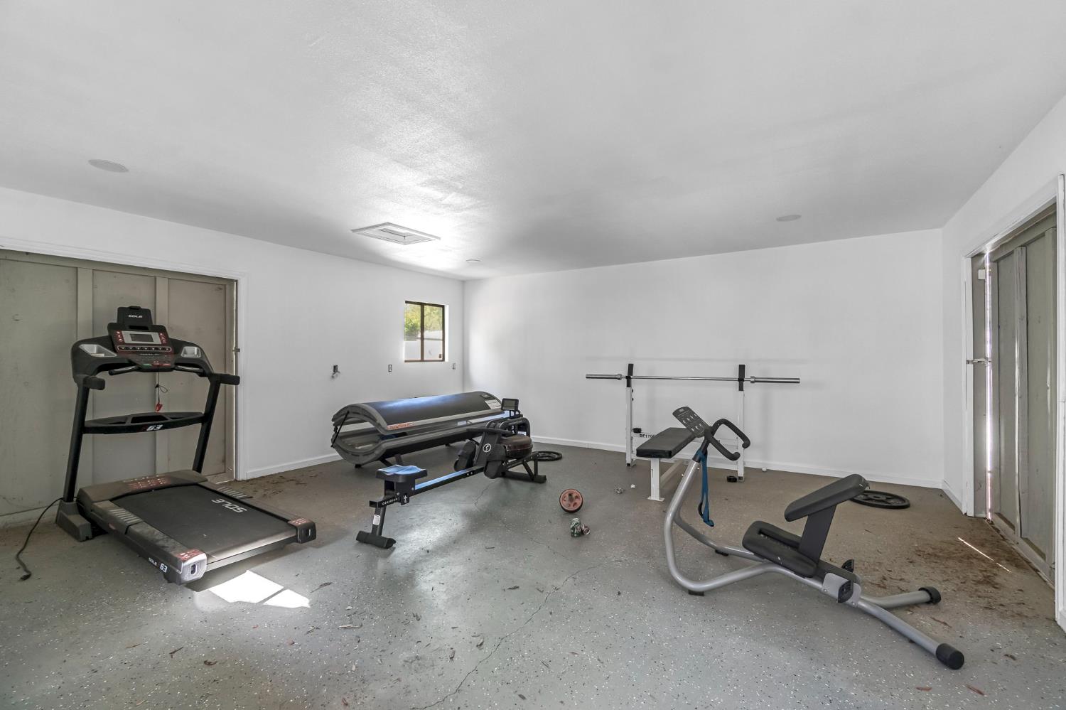 5976 E Butler Ave, Fresno, CA 93727