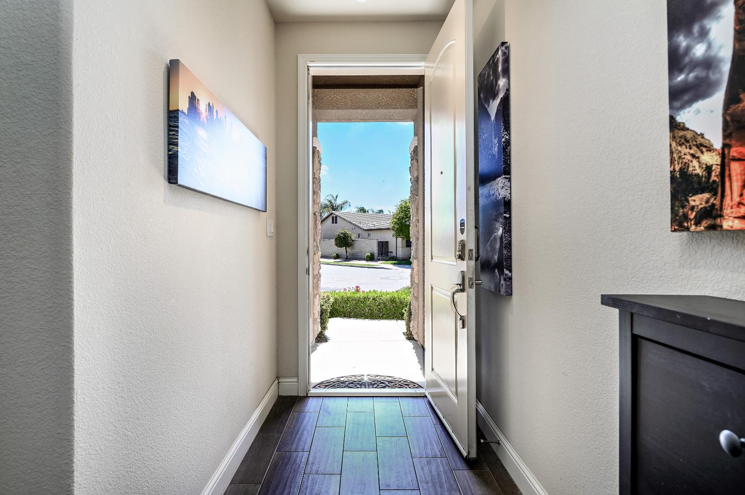 2409 S Bundy Dr, Fresno, CA 93727