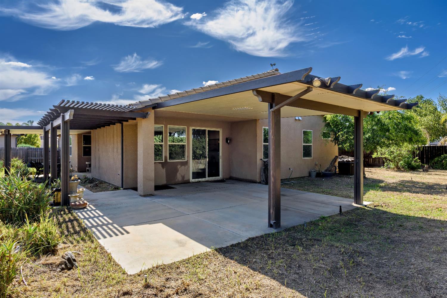 2409 S Bundy Dr, Fresno, CA 93727