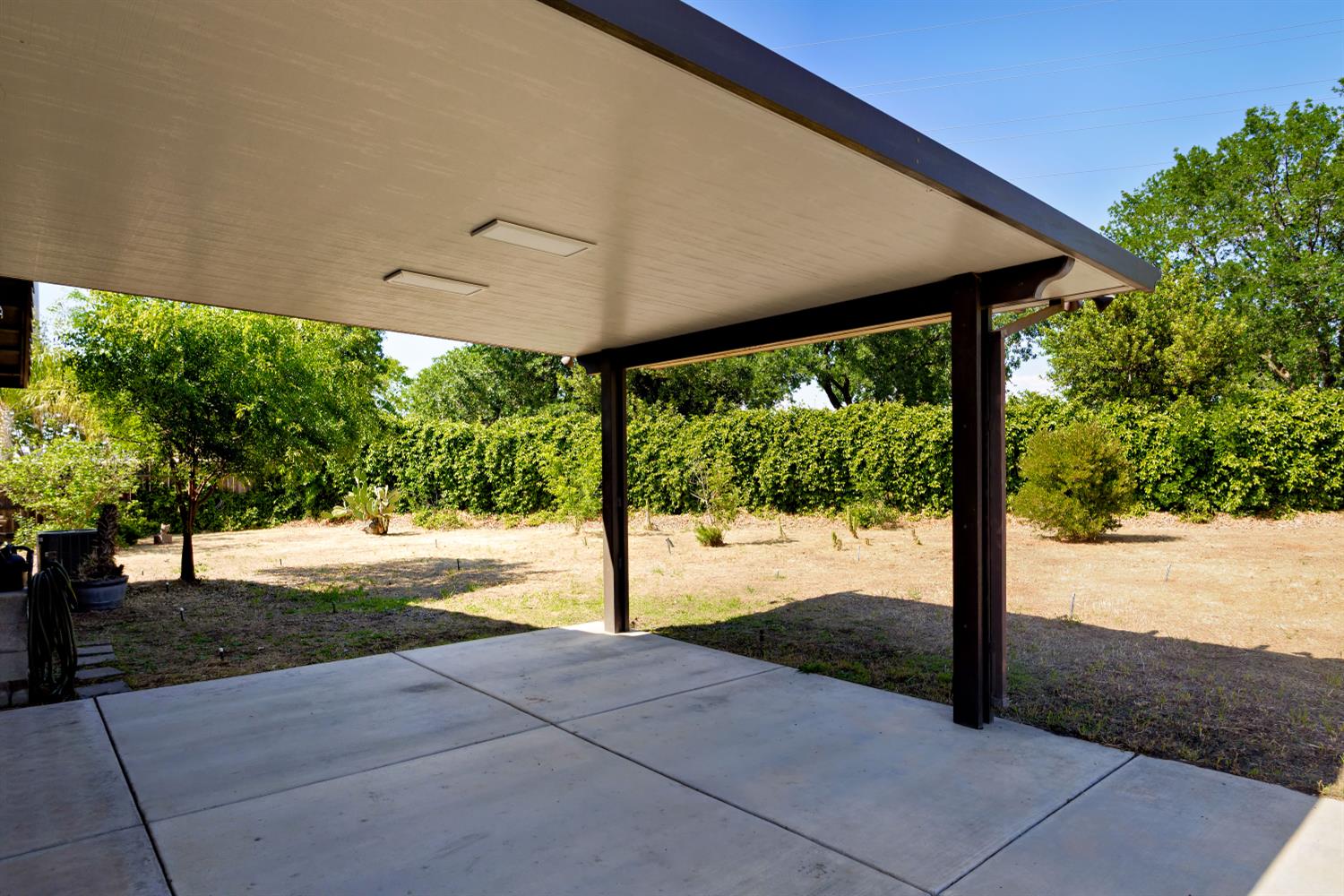 2409 S Bundy Dr, Fresno, CA 93727