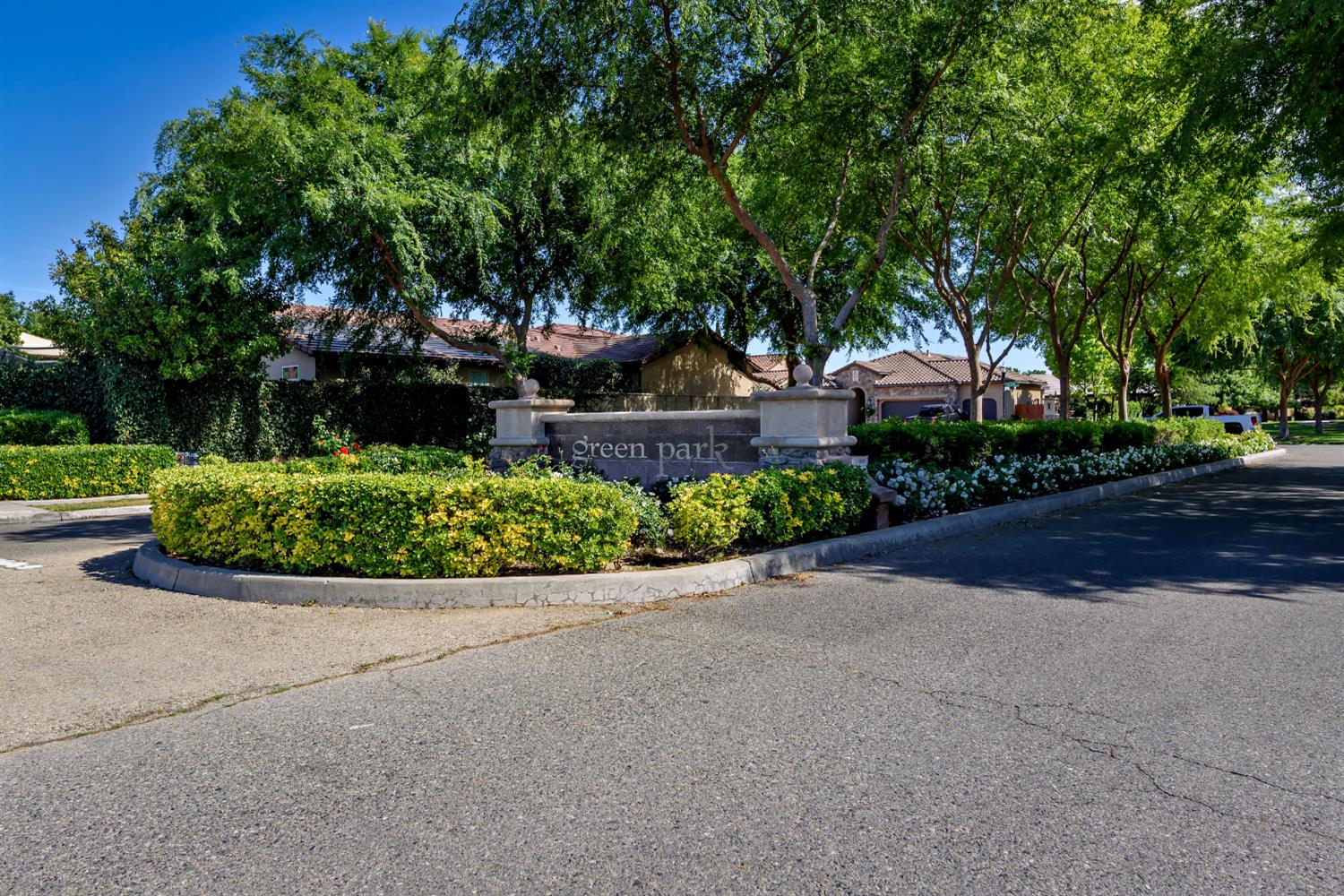 2409 S Bundy Dr, Fresno, CA 93727