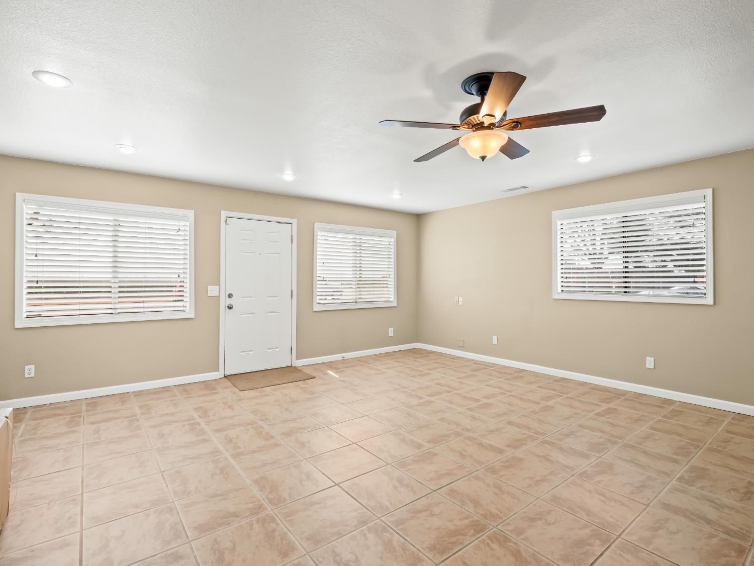 35297 Avenue 12 1/2, Madera, CA 93636