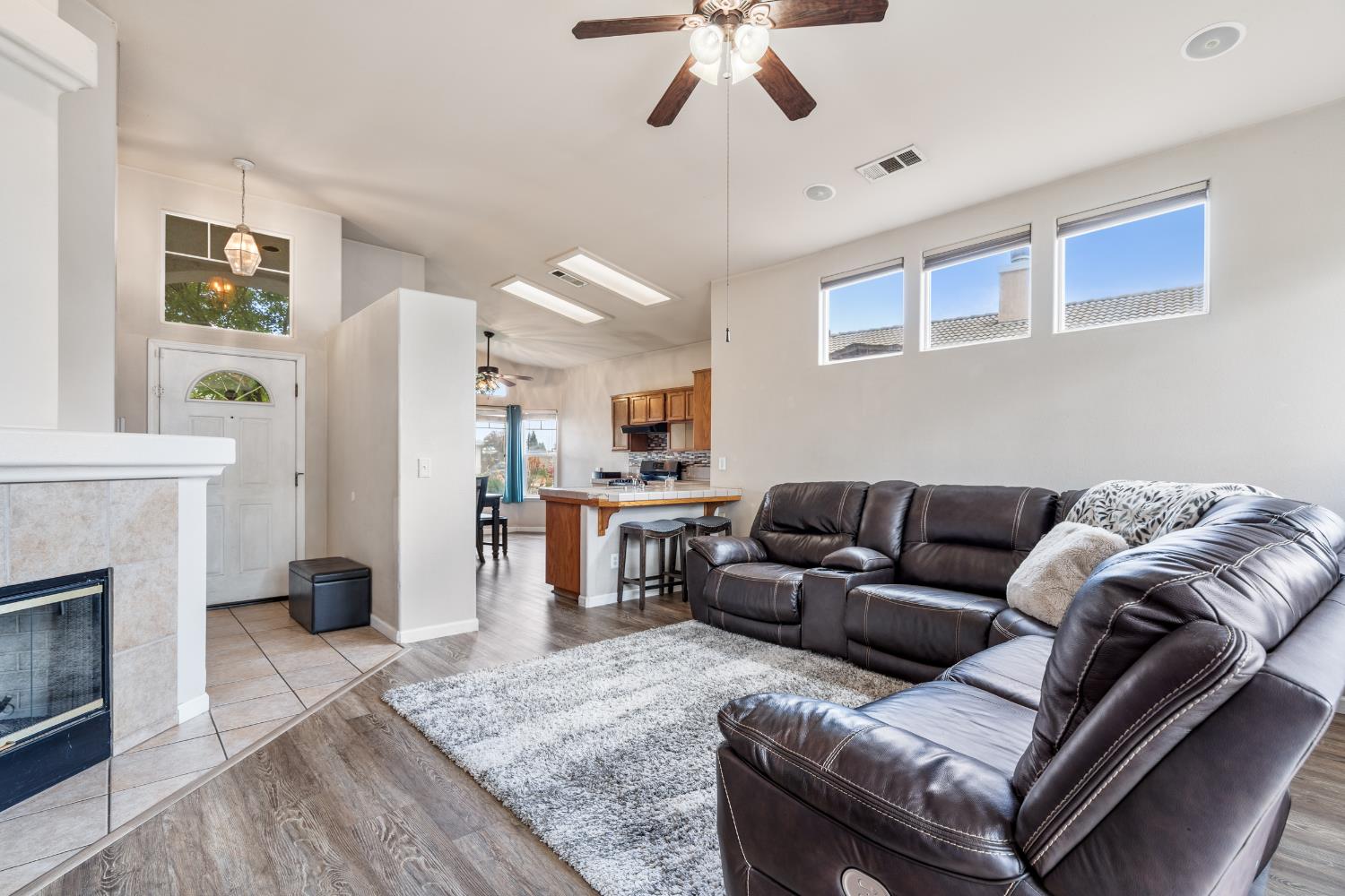 1607 North Sol Court, Visalia, CA 93292